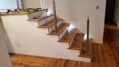 4.1 On stairs, connect rods using transition swivel, and adjust for desired clearance.